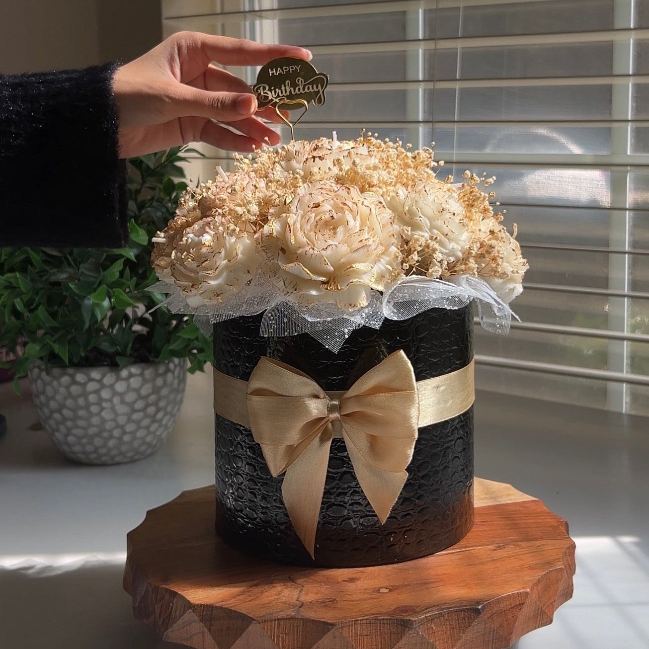 Gold Petal Candle Bouquet